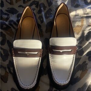 LOFT womens Classic White and Brown Loafers